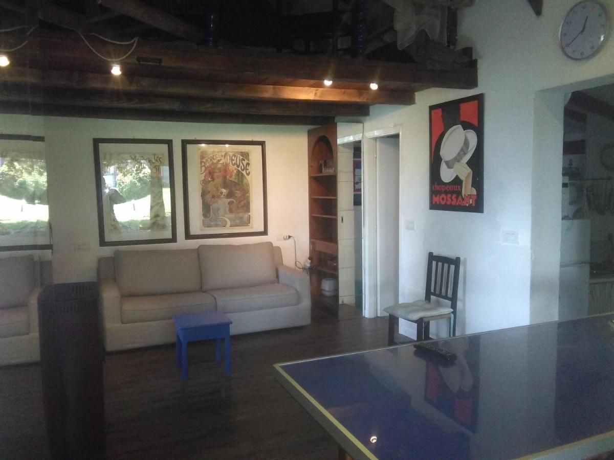 Cottage Sotto Il Faggio Centenario Ameno Buitenkant foto