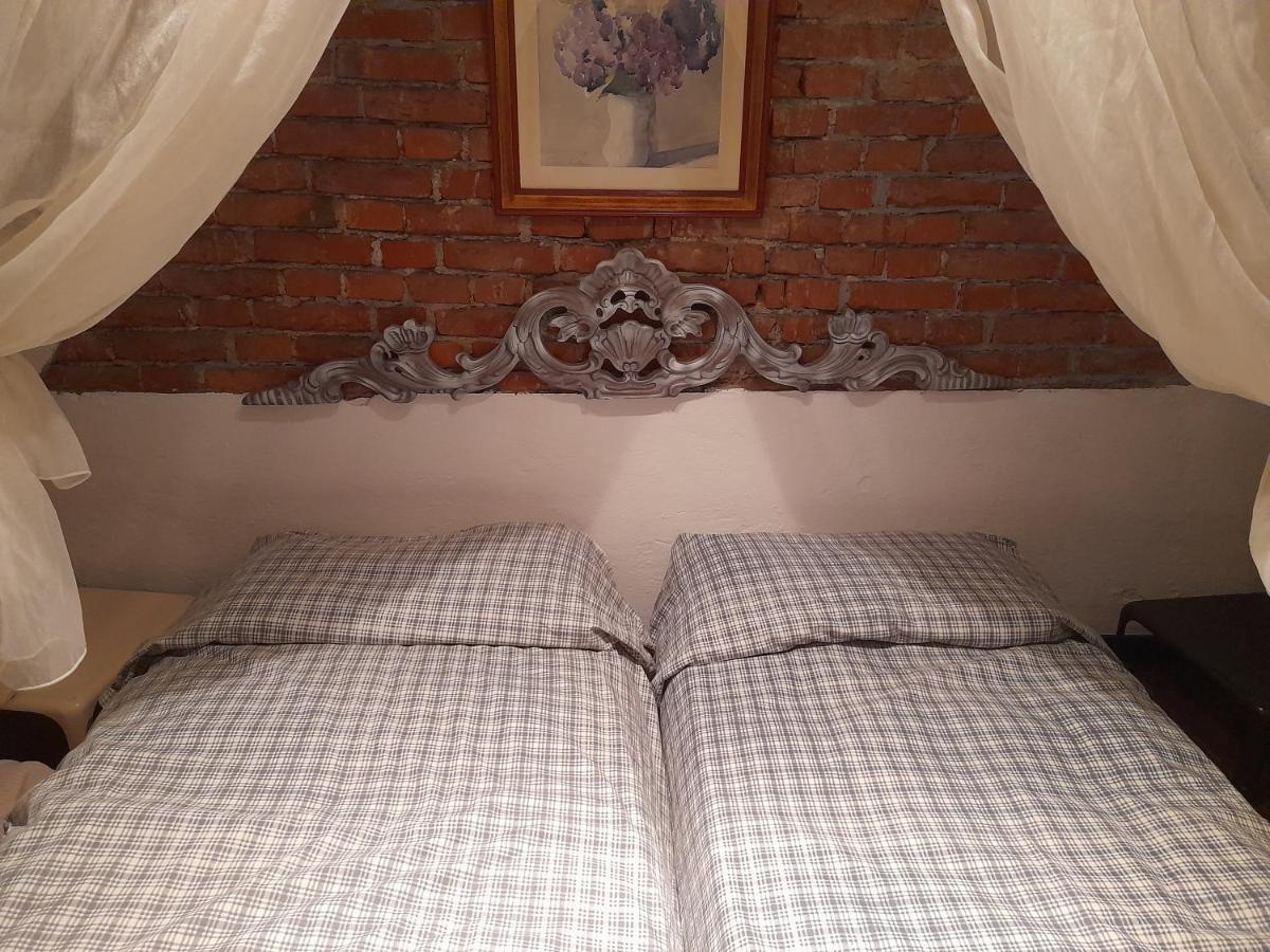 Cottage Sotto Il Faggio Centenario Ameno Buitenkant foto