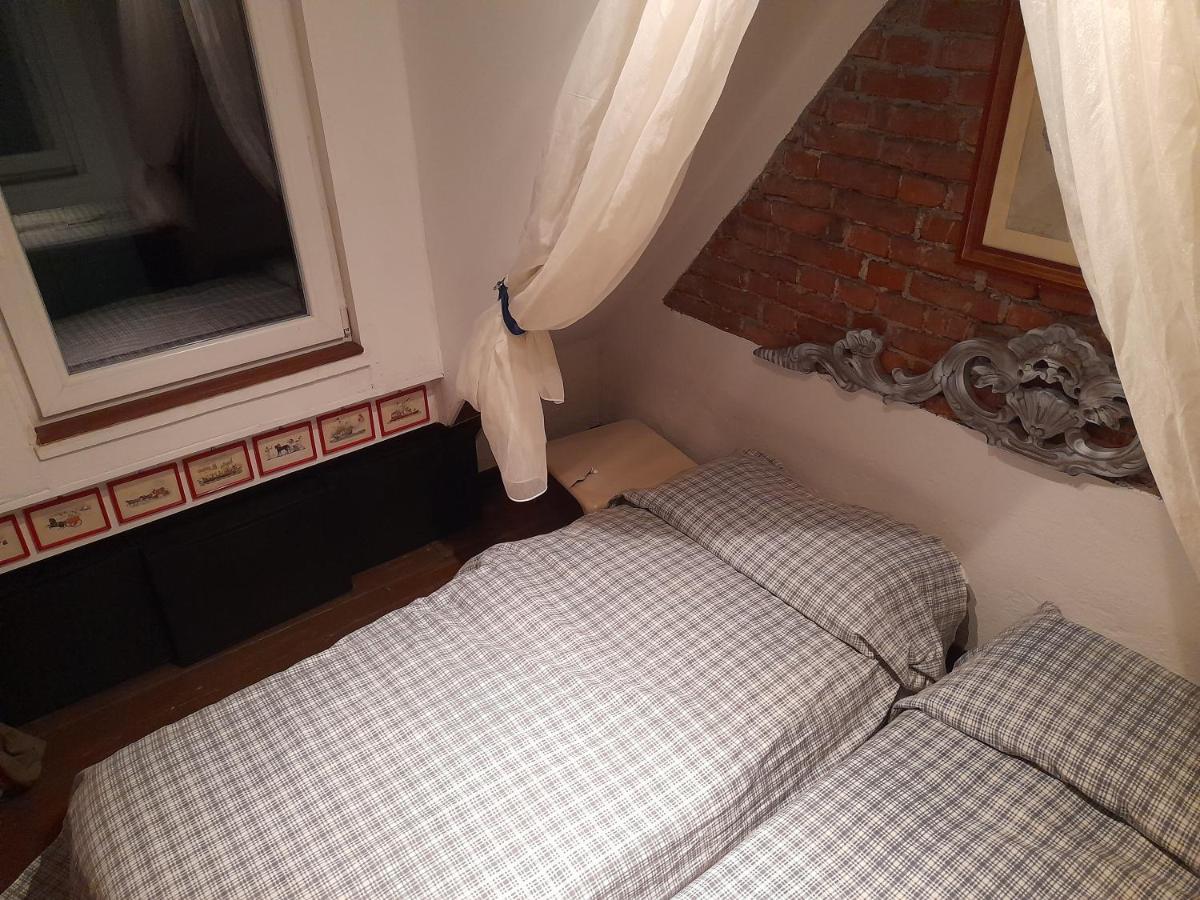 Cottage Sotto Il Faggio Centenario Ameno Buitenkant foto