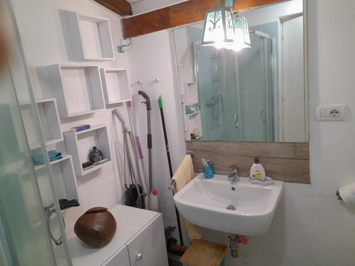 Cottage Sotto Il Faggio Centenario Ameno Buitenkant foto